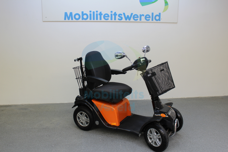 Mediaan Maaltijd snijden Mobiliteitswereld / Scootmobiel Life and Mobility Solo 4 oranje gebruikt